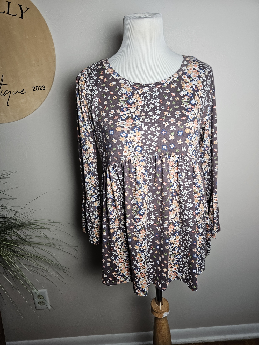 Gray Floral Babydoll Long-Sleeve Blouse